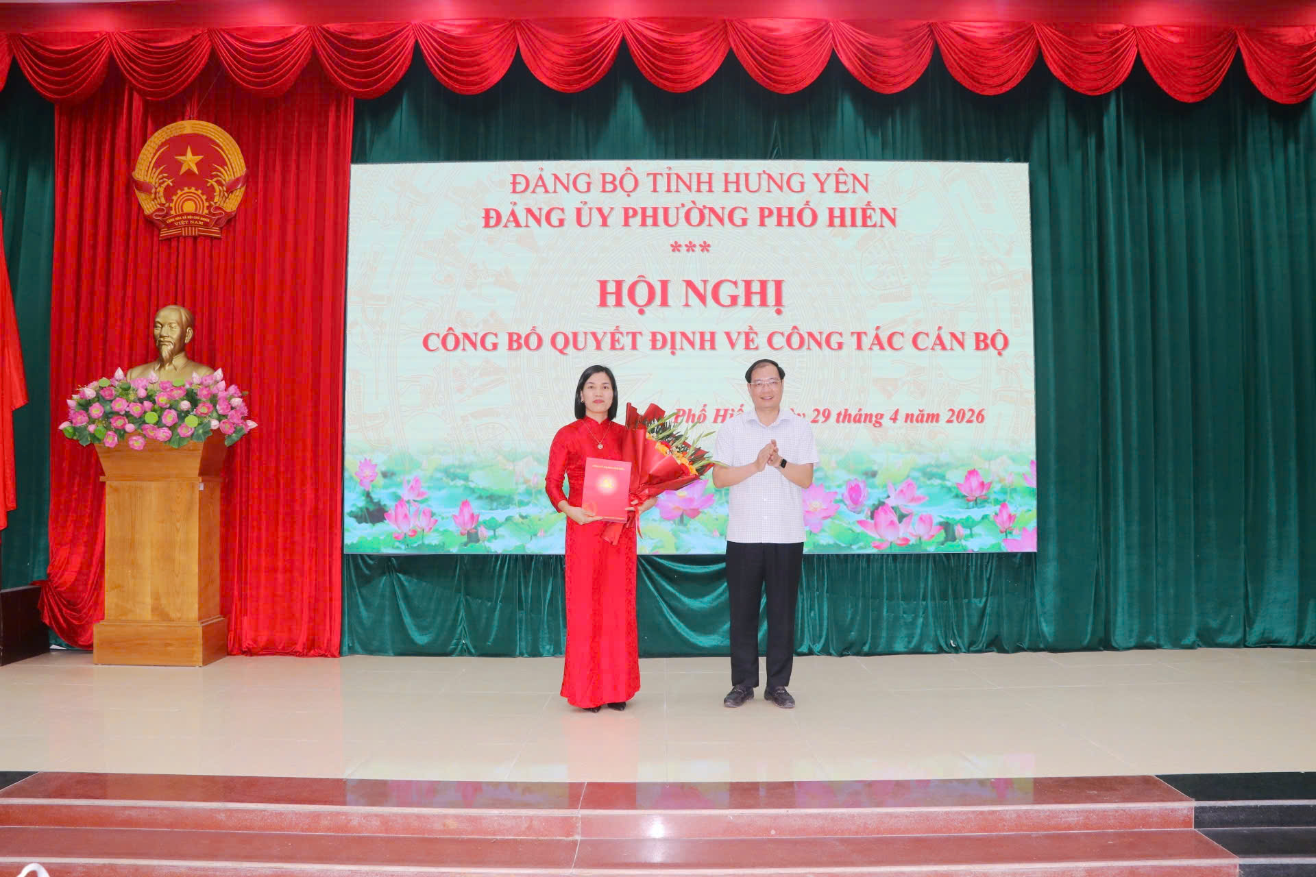 Công bố quyết định chuẩn y chức danh Phó Chủ nhiệm Ủy ban Kiểm tra Đảng ủy phường Phố Hiến
