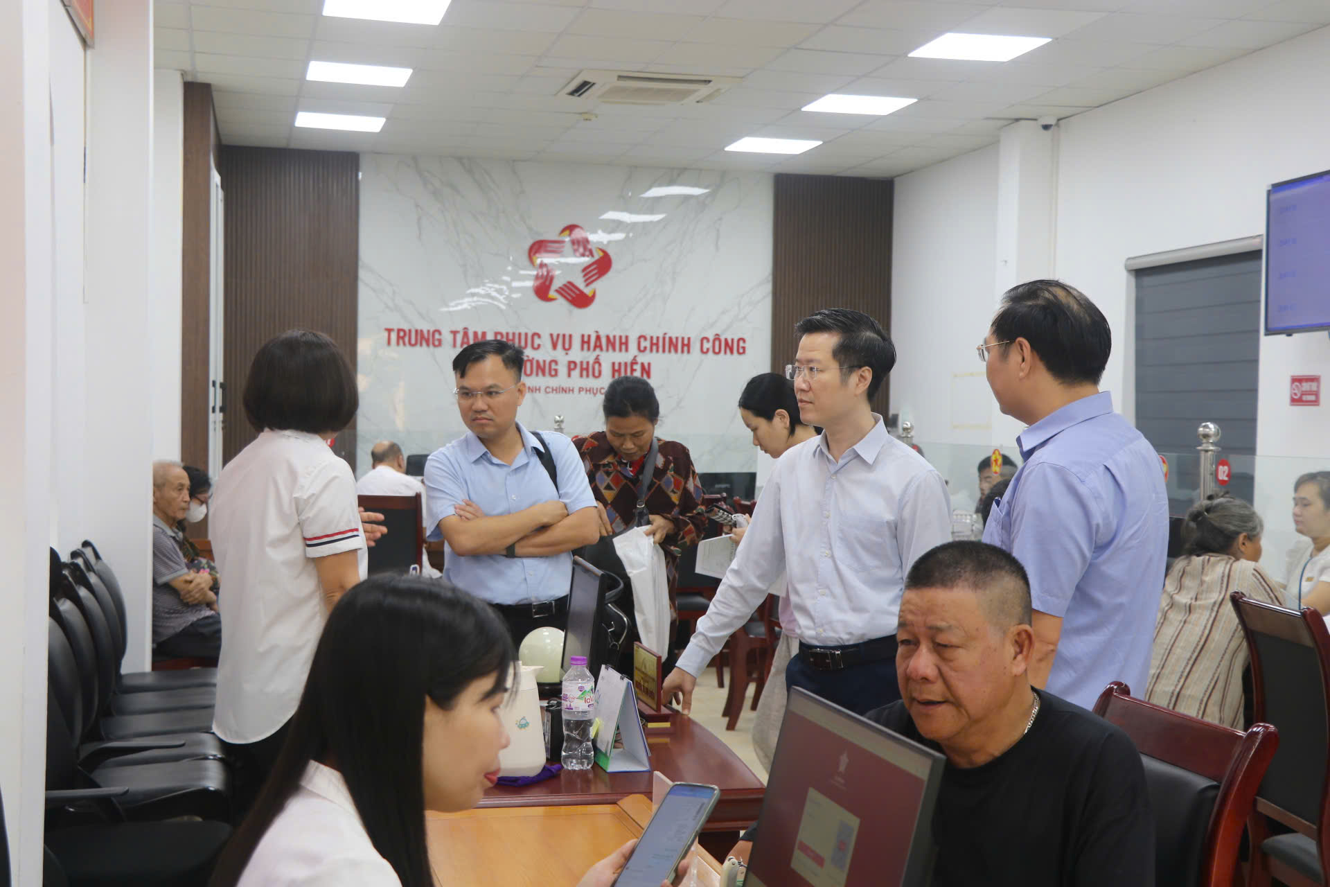 Phường Phố Hiến thực hiện đơn giản, minh bạch hóa thủ tục hành chính