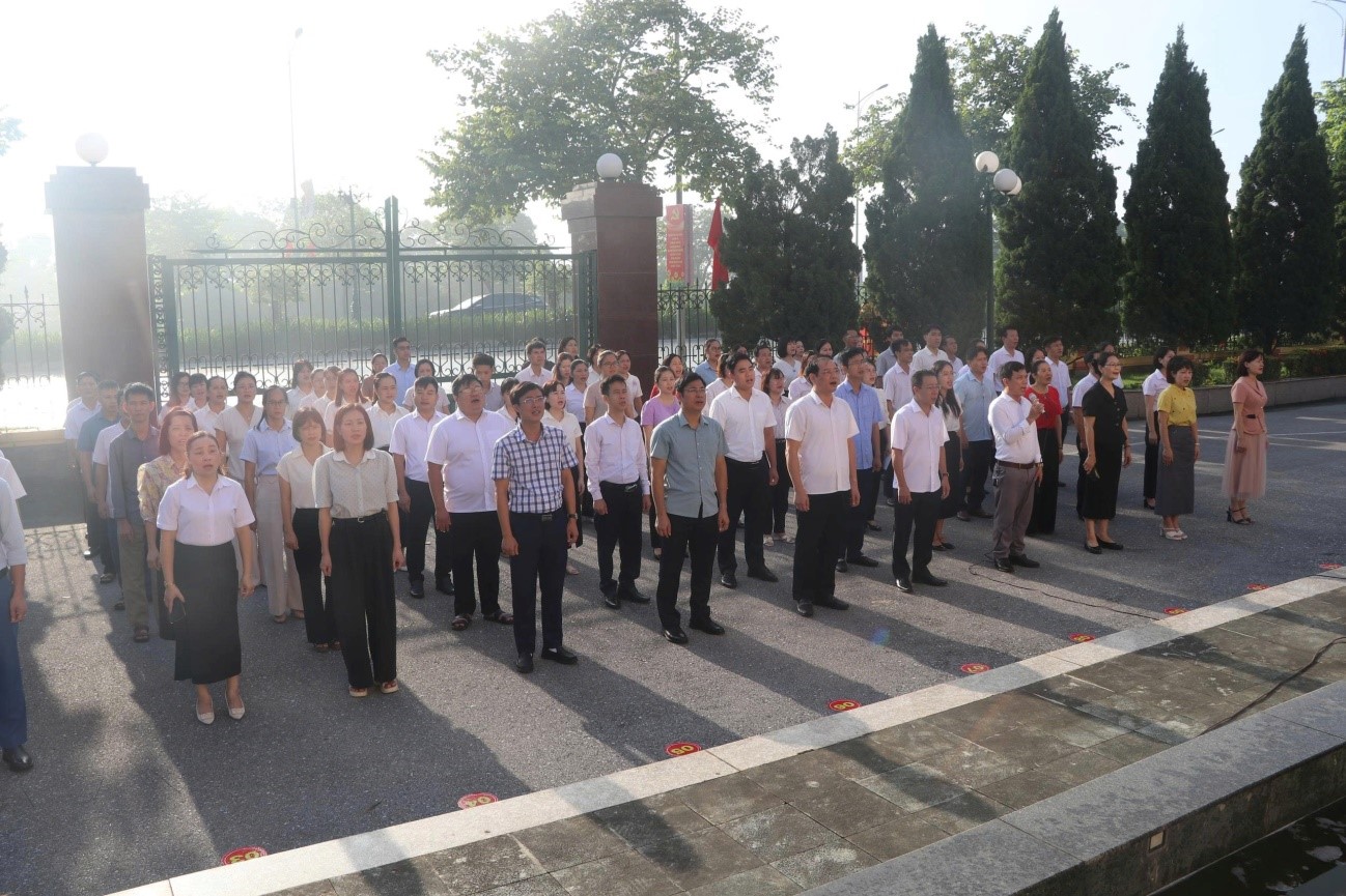 Phường Phố Hiến tổ chức Lễ chào cờ và sinh hoạt chuyên đề "Học tập và làm theo tư tưởng, đạo đức, phong cách Hồ Chí Minh"