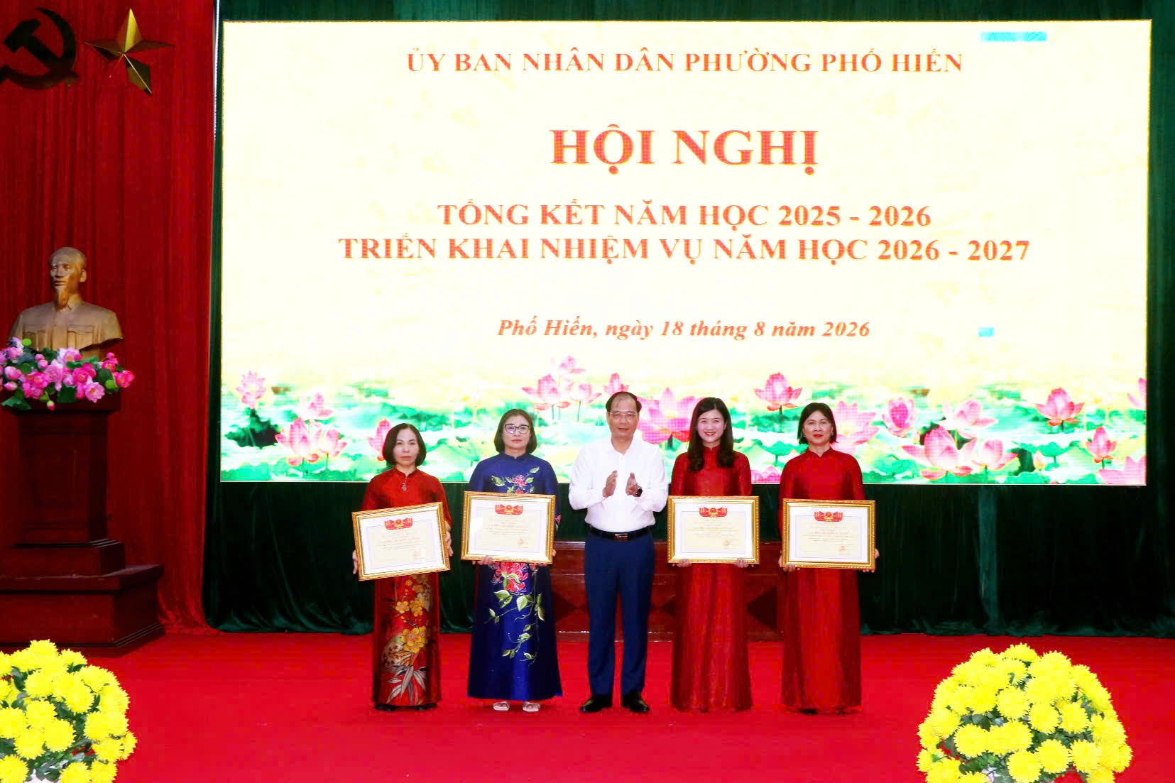 Phường Phố Hiến tổng kết năm học 2025-2026 và công bố quyết định sắp xếp các cơ sở giáo dục, thành lập chi bộ, bổ nhiệm cán bộ quản lý các trường học mới thành lập