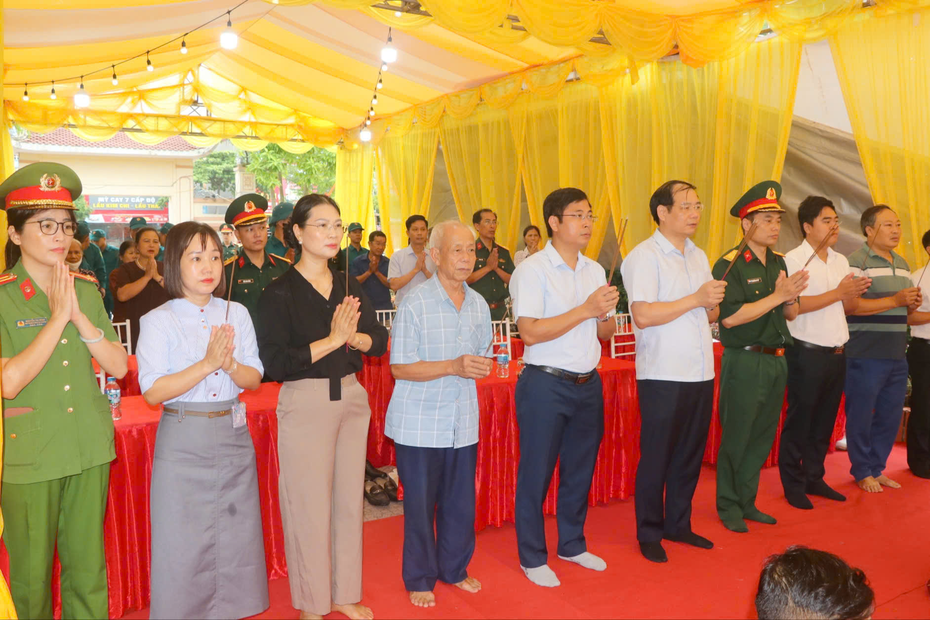 Phường Phố Hiến đã tổ chức Lễ cầu siêu cho các Anh hùng liệt sĩ và động thổ khởi công lấy mẫu hài cốt liệt sĩ chưa xác định thông tin
