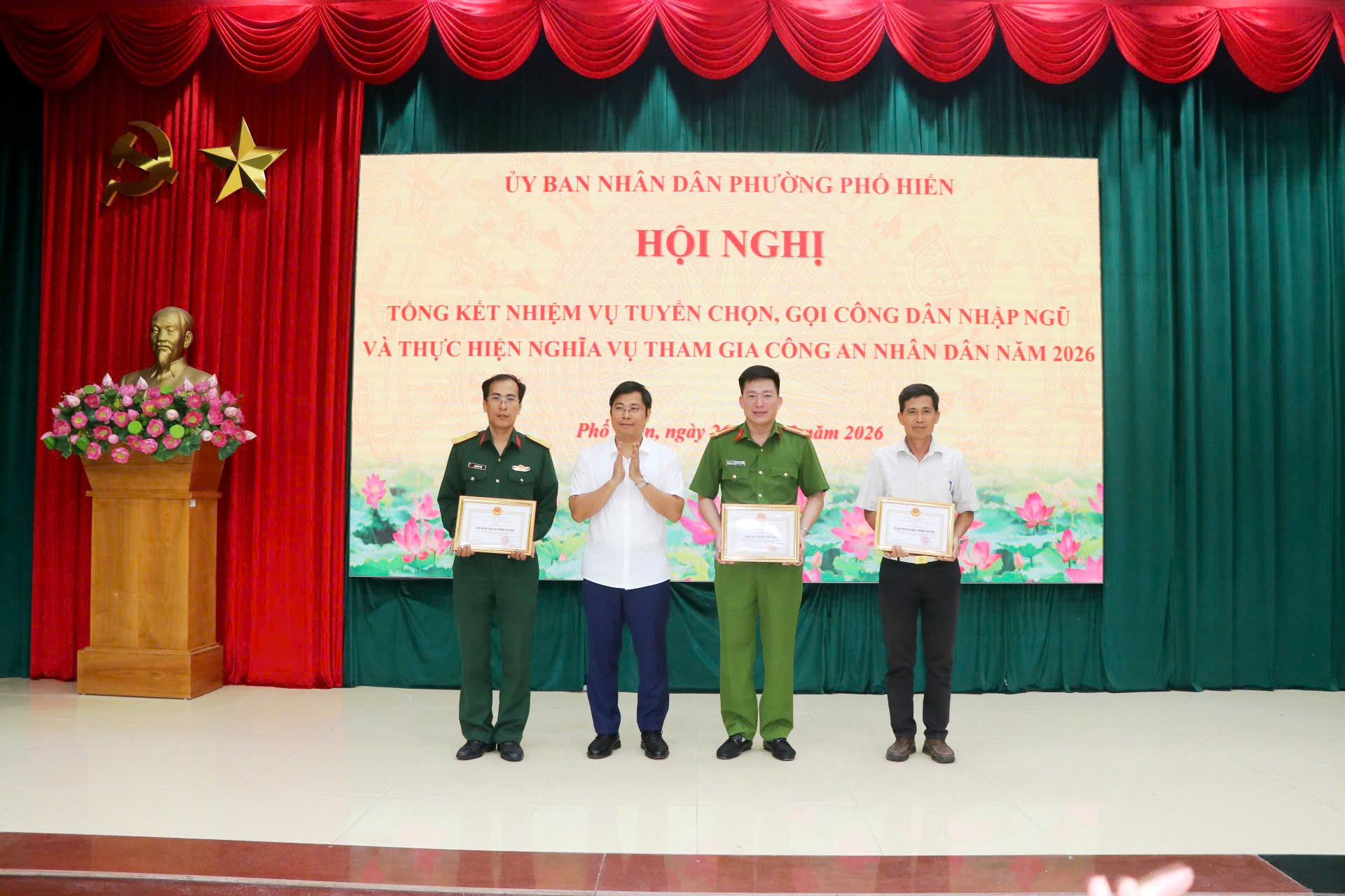 Tổng kết công tác tuyển chọn và gọi công dân nhập ngũ và thực hiện nghĩa vụ tham gia công an nhân dân năm 2026 phường Phố Hiến hoàn thành 100% chỉ tiêu, đảm bảo chất lượng, an toàn
