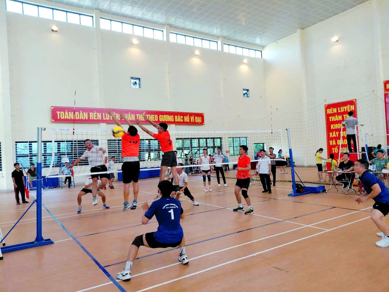 Sôi nổi giải bóng chuyền hơi phường Phố Hiến năm 2026
