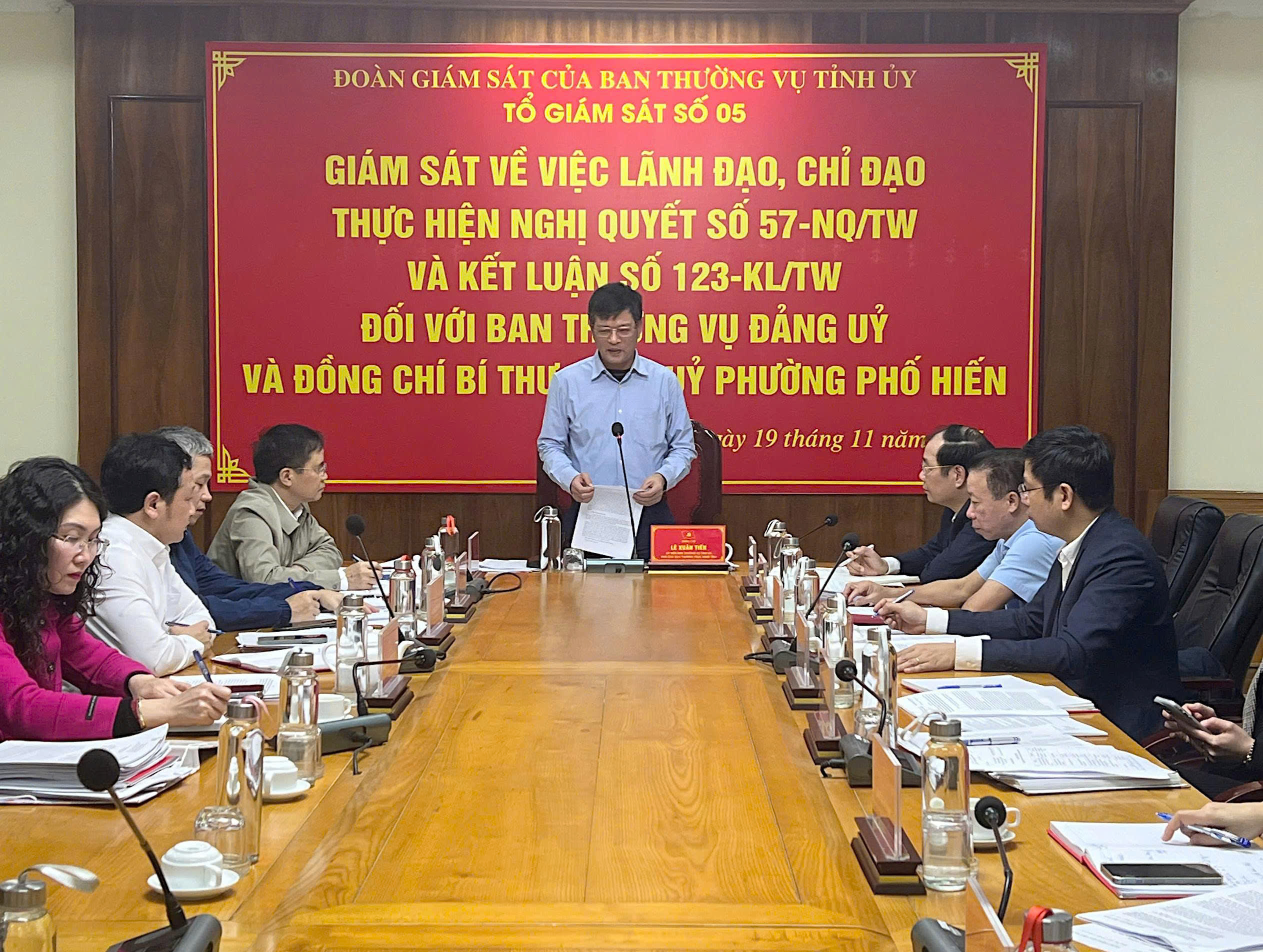 Đoàn giám sát của Ban Thường vụ Tỉnh uỷ làm việc với Ban Thường vụ Đảng uỷ phường Phố Hiến