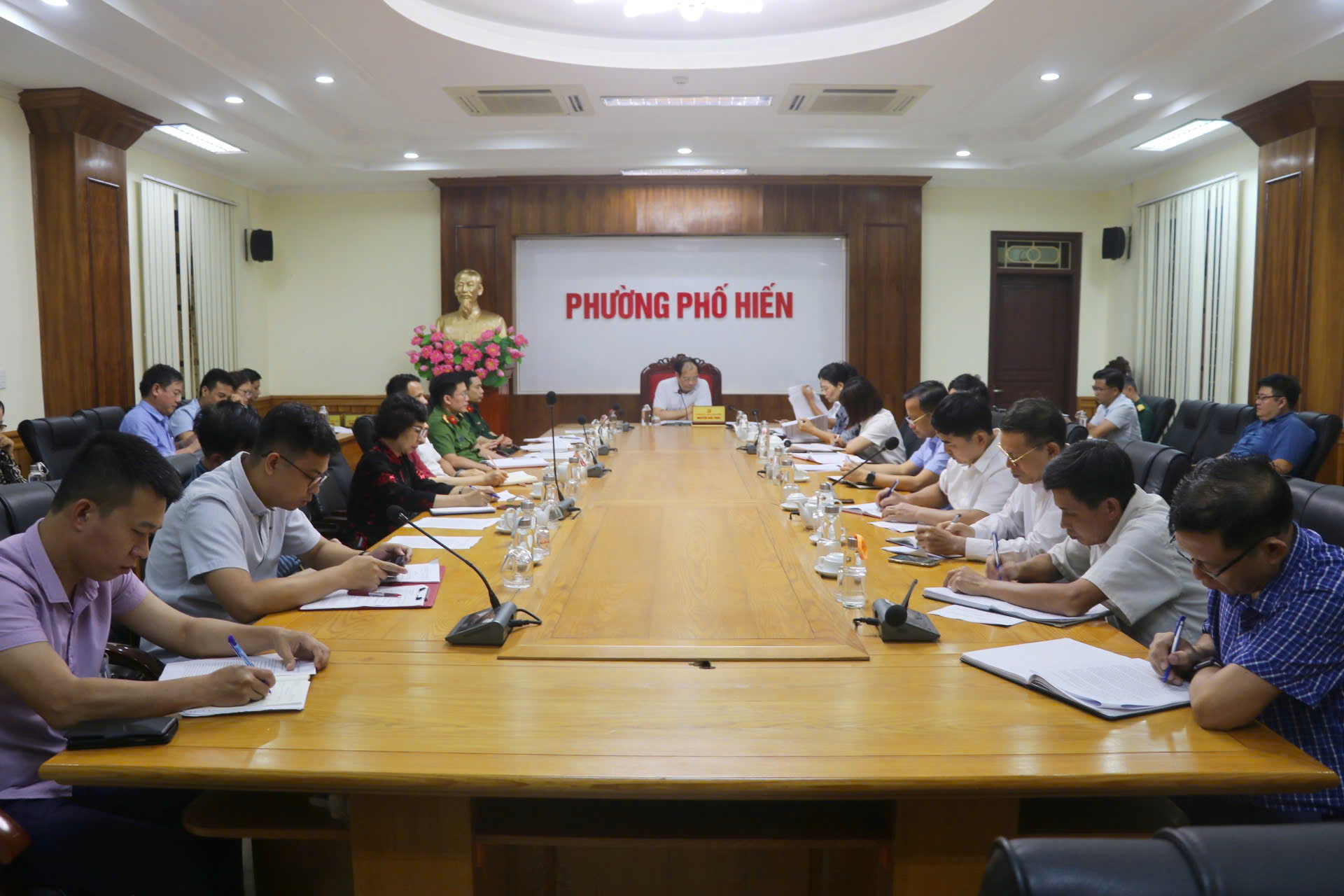 Giao ban giữa Thường trực Đảng ủy phường Phố Hiến với các chi bộ trực thuộc, các tổ chức chính trị - xã hội