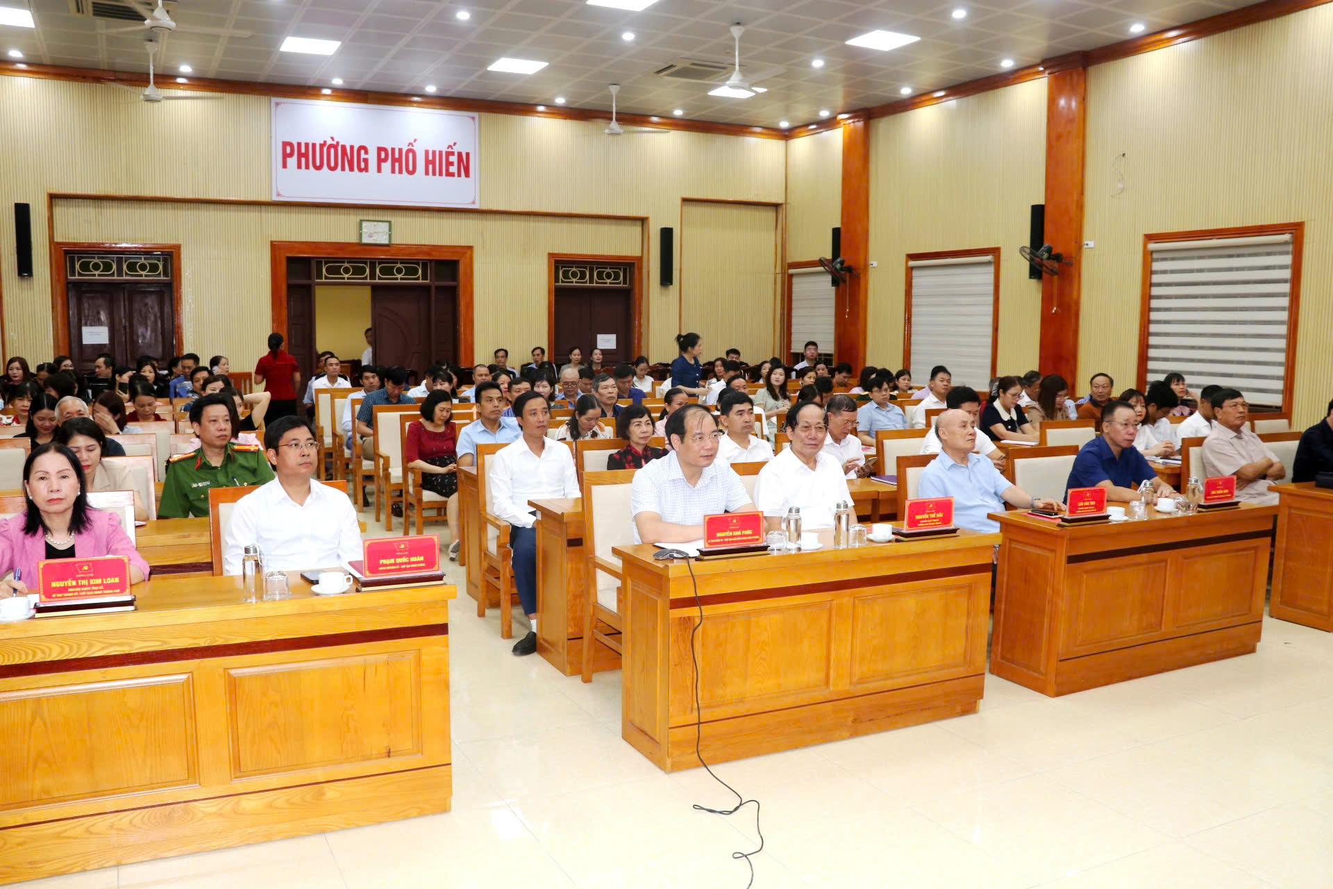 Phường Phố Hiến tổ chức tham dự Hội nghị toàn quốc nghiên cứu, học tập, quán triệt và triển khai thực hiện Nghị quyết Hội nghị Trung ương 3, khóa XIV