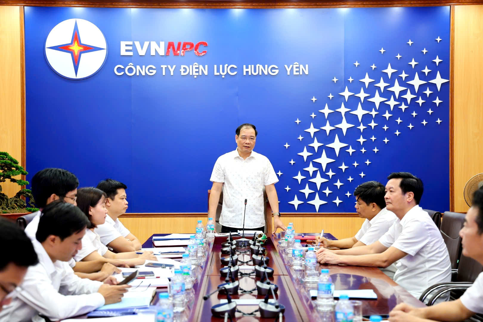 Thường trực Đảng uỷ phường Phố Hiến làm việc với Đảng bộ công ty Điện lực Hưng Yên