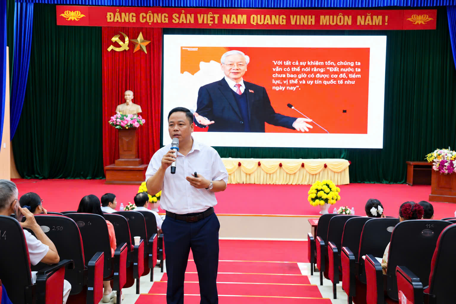 Đảng ủy phường Phố Hiến tổ chức Hội nghị học tập, quán triệt, tuyên truyền phòng chống tham những
